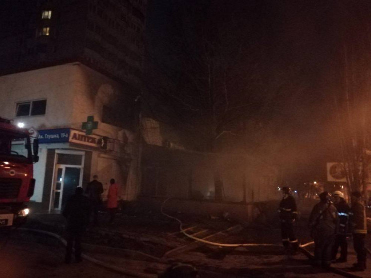 На Таирова сгорело кафе…