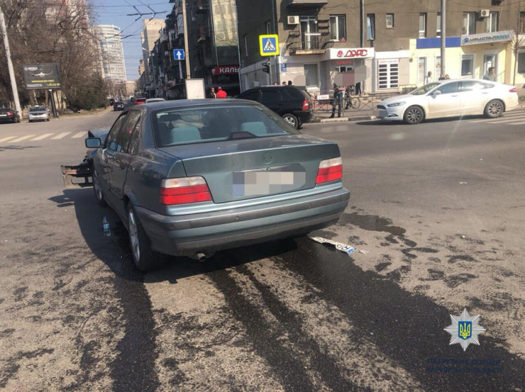 Біля "Наукової" розбилися позашляховик т…