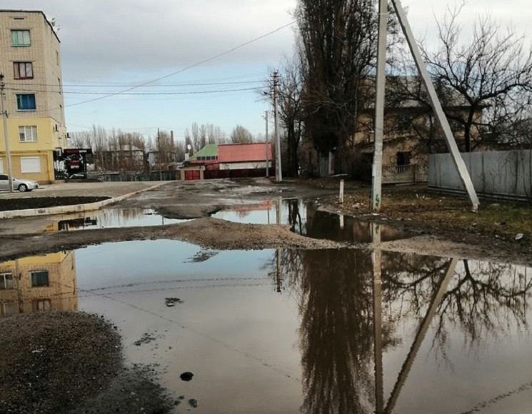 У Нікополі біля автовокзалу утворилося "…