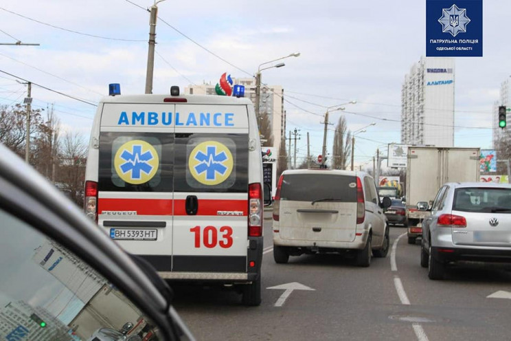 Полицейские проверяют, как в Одессе води…