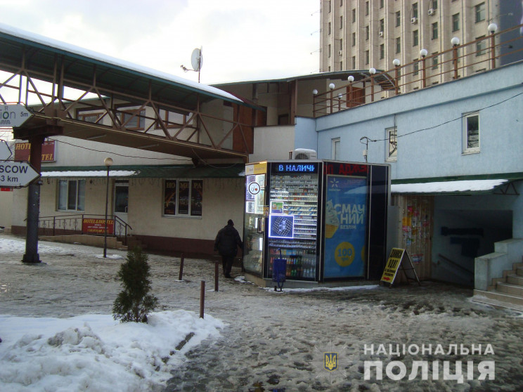 В Харькове мужчина совершил нападение на…