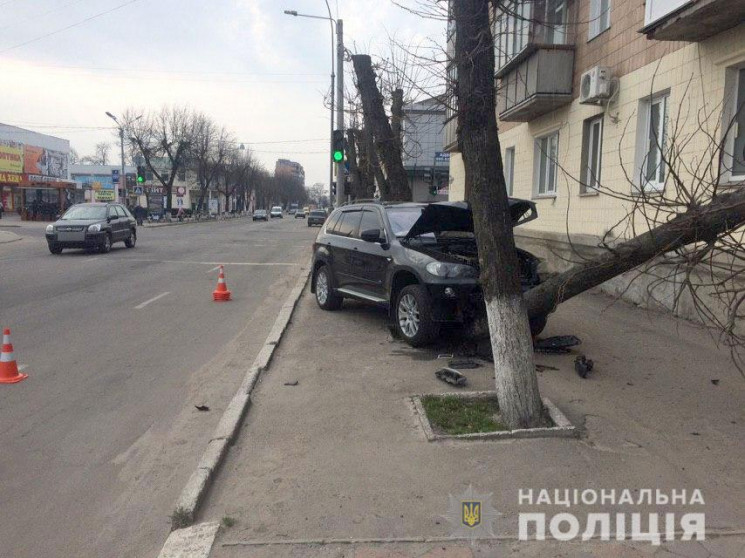 На Полтавщине в Лубнах внедорожник влете…