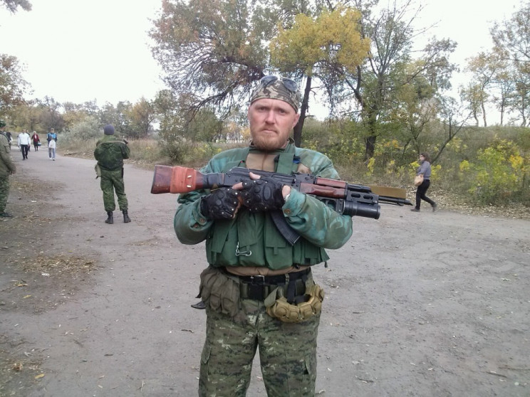 В "ДНР" экс-боевик напал с топором на же…