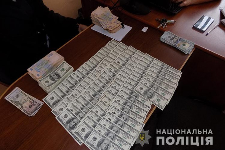 На Тернопільщині чоловік викрав із сейфу…