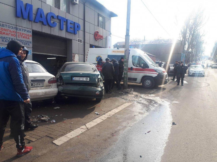 В Мариуполе столкнулись пять автомобилей…