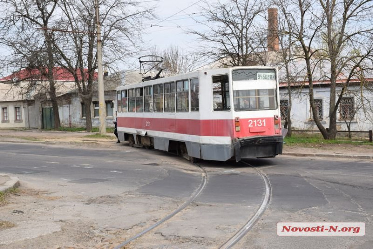 У Миколаєві автівка протаранила трамвай…