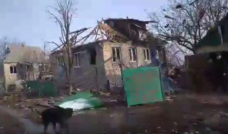 В "ДНР" показали разбитые утренним обстр…