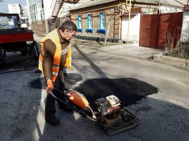 У Кропивницькому комунальники почали лат…