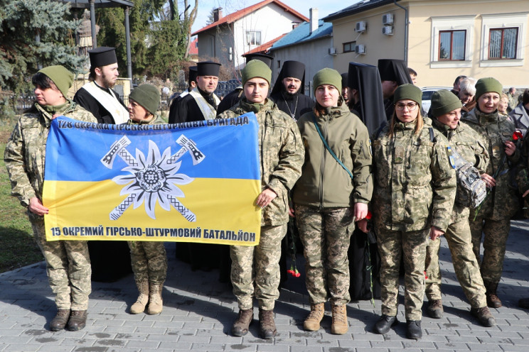 В Ужгороді вшанували військових, які бра…