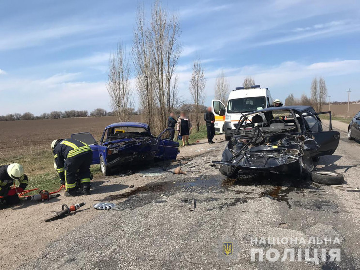 В ДТП на Запорожье погибли двое людей, е…