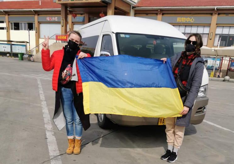 Украинцы в Китае уже прибыли в аэропорт…