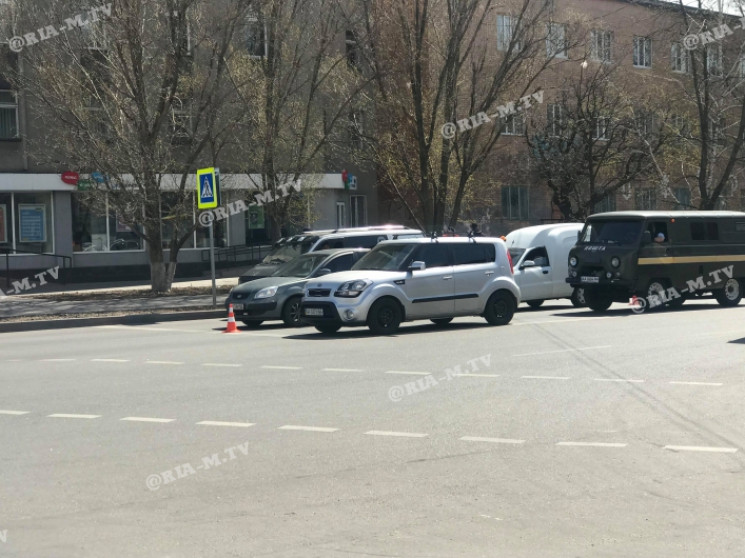 В центре Мелитополя коммунальщики попали…