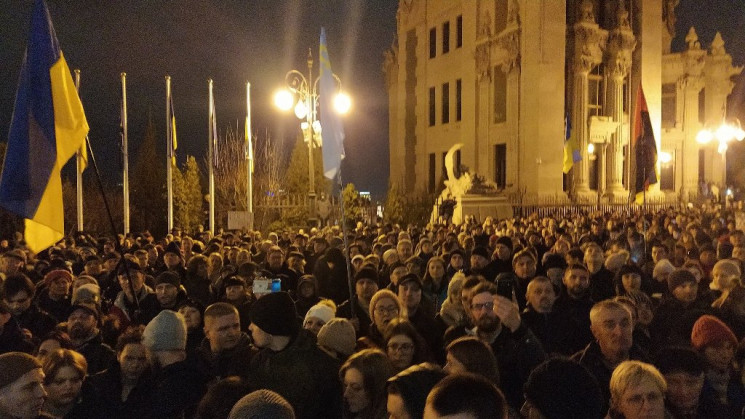 На Банковой уже требуют "Зелю – вон!"…