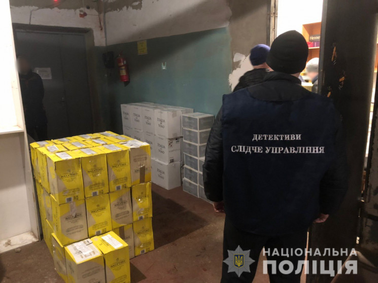 В Харькове накрыли группу коммерсантов,…