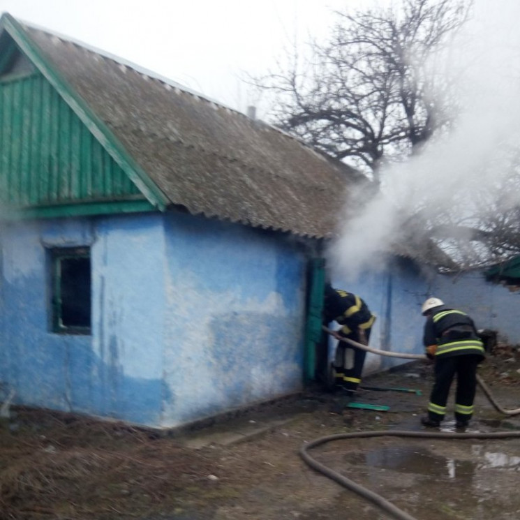 На Херсонщині палало приватне подвір'я…