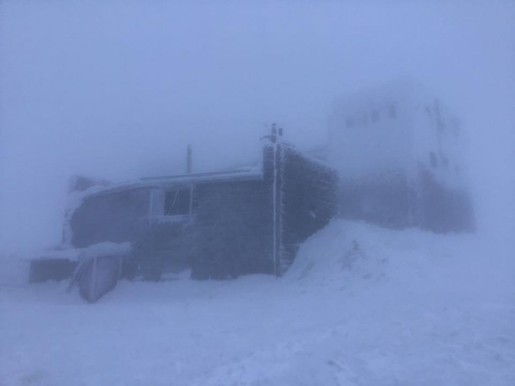 На горі Піп Іван мороз опустився до -8°С…