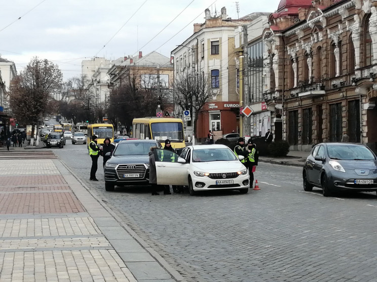 Напроти головної площі Кропивницького ст…