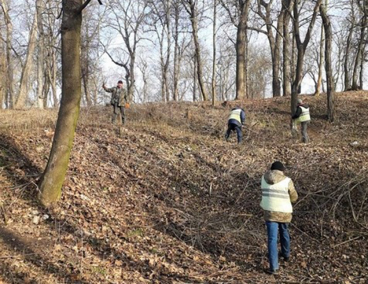 У Кам'янці розпочали весняне прибирання…