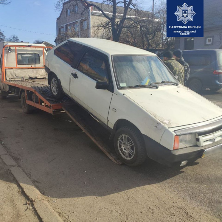 У Кропивницькому патрульні забрали автом…