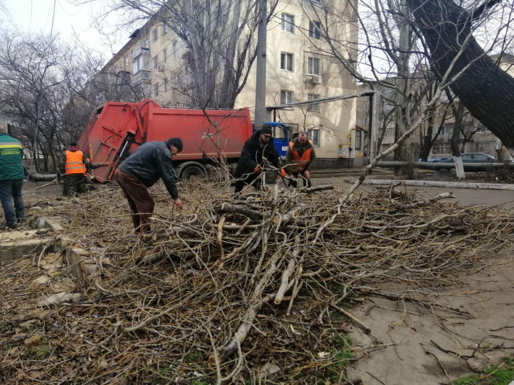 Одесские коммунальщики продолжают борьбу…