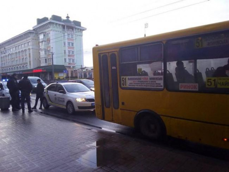 У Рівному неповнолітній ром викрав маршр…