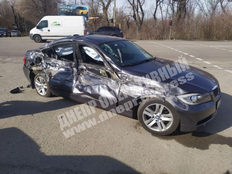 В Днепре водитель на большой скорости пр…