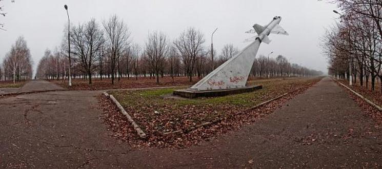 На Харьковщине облили краской советский…