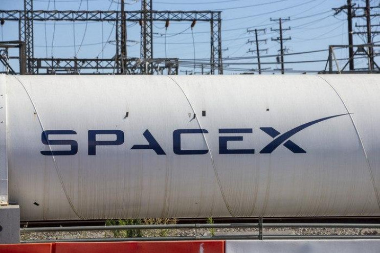 SpaceX будуватиме кораблі для польоту на…