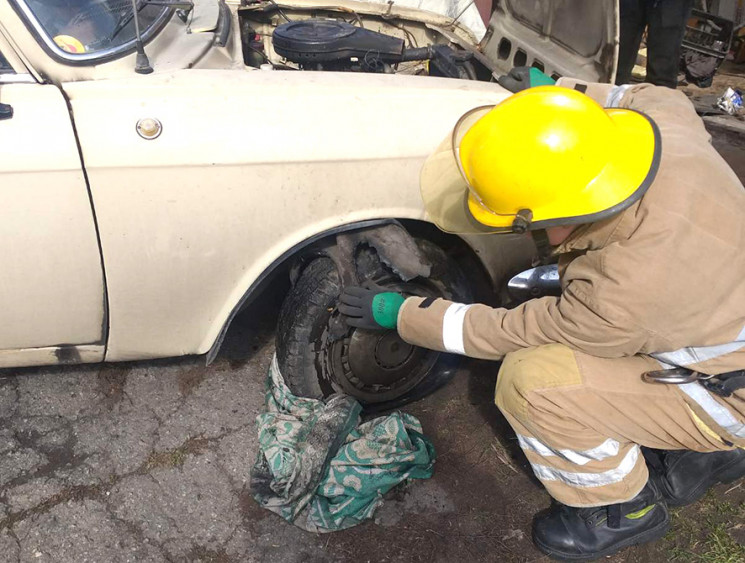 Автопожар на Полтавщине: Спасатели извле…