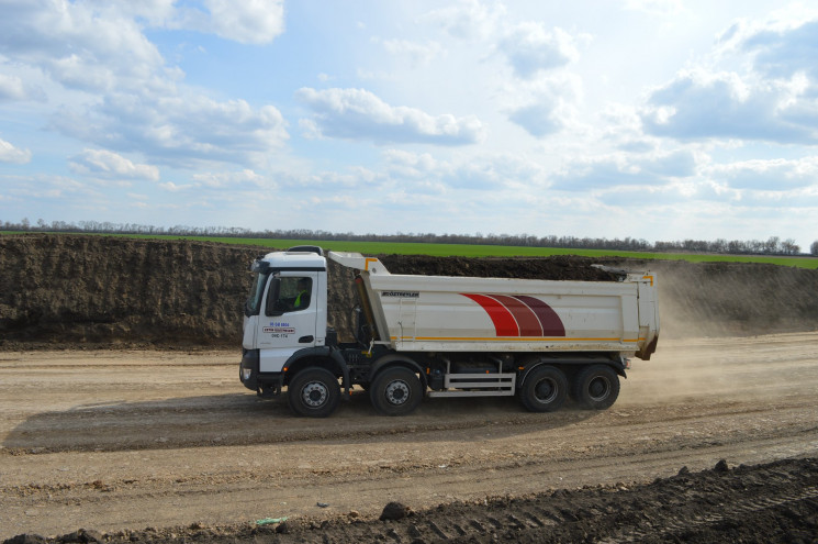 Реконструкцію автодороги "Київ - Харків"…