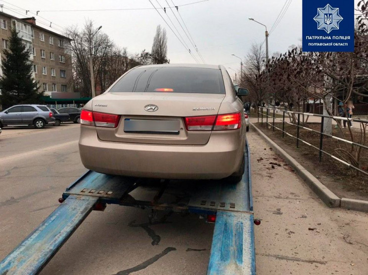 В Полтаве копы "оформили" водителя инома…