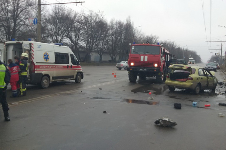 Столкновение легковушек в Харькове: Трав…