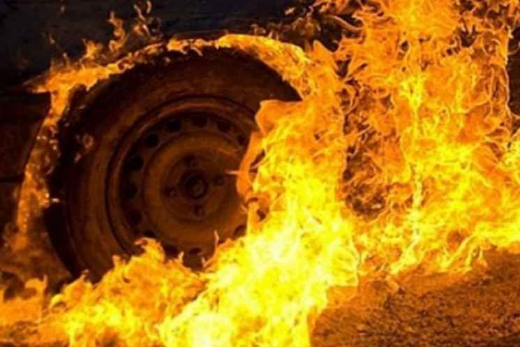 У Мукачеві вогонь понищив автомобіль…