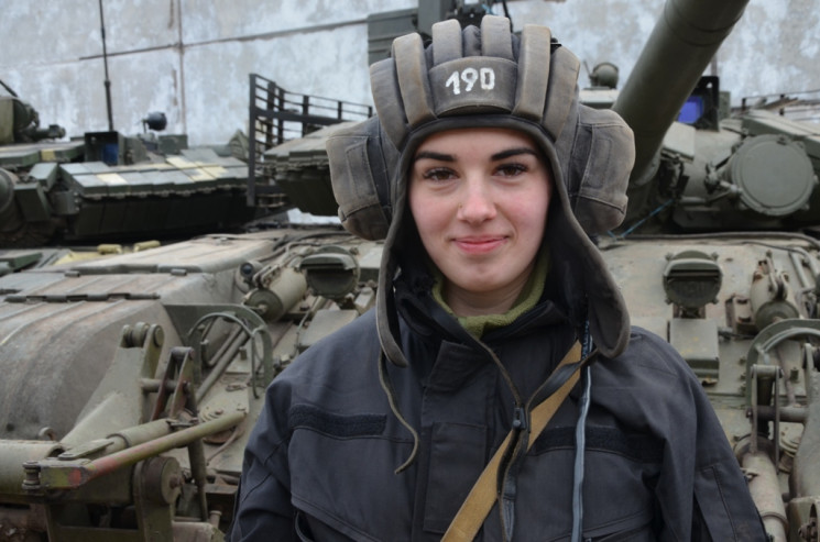 В Криворожской танковой бригаде молодая…