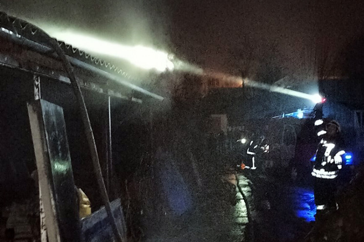 Дві пожежі у господарчих спорудах виникл…