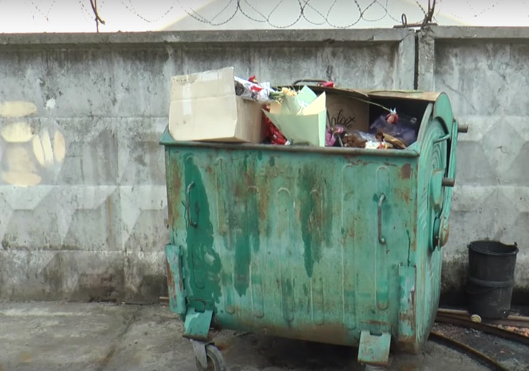 В Оноковцах в Ужгородском день с мусором…