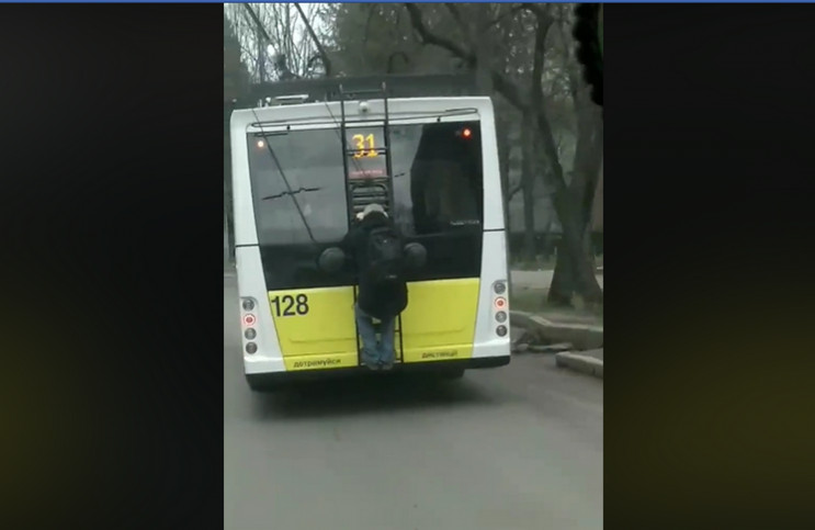 Коронавірус: У Львові пасажири почали їз…