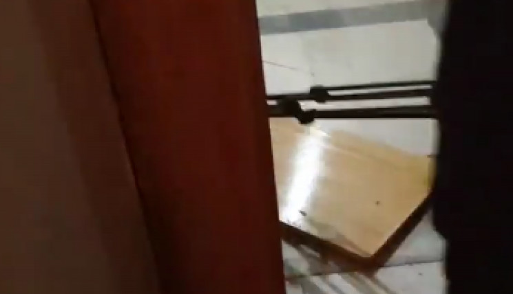 В Кропивницком депутаты выломали двери в…