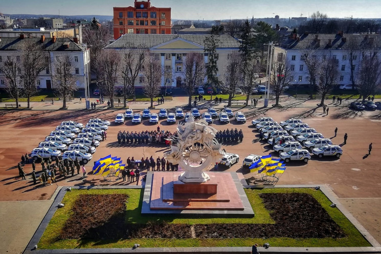 Поліцейські офіцери громад з Хмельниччин…