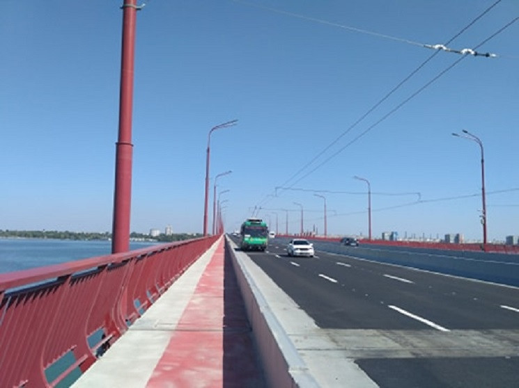 Новый мост Днепра не был введен в эксплу…