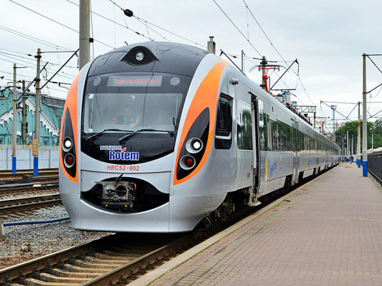 Украина прекращает железнодорожное сообщ…