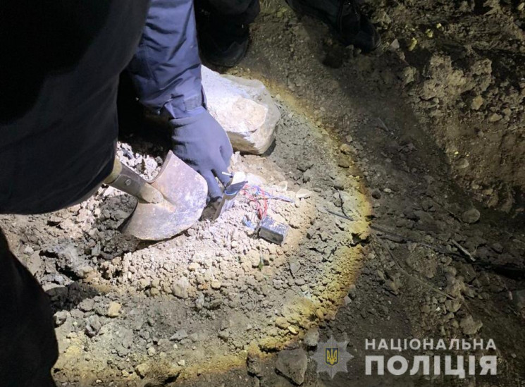 В Одесі невідомий підірвав вантажівку…