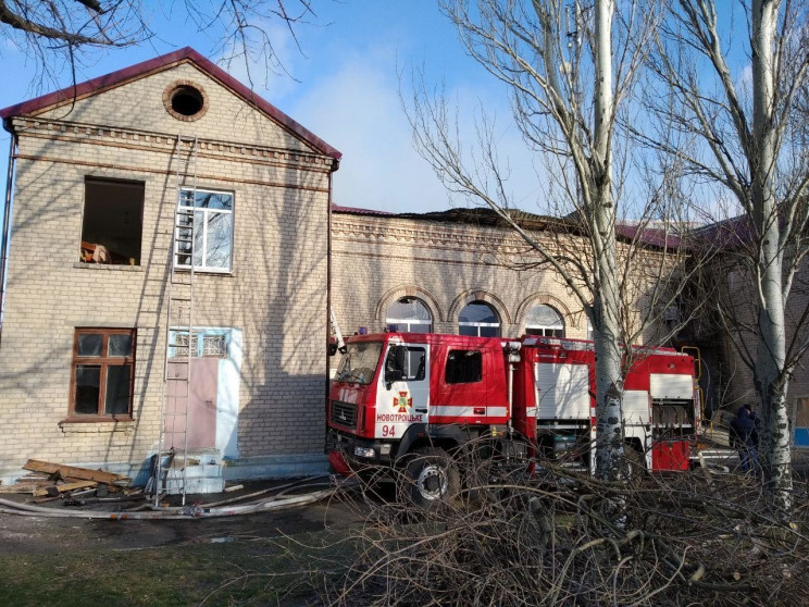 На Донетчине во время пожара в здании пр…