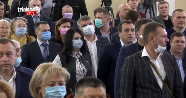 Депутаты в масках, на повестке дня – COV…