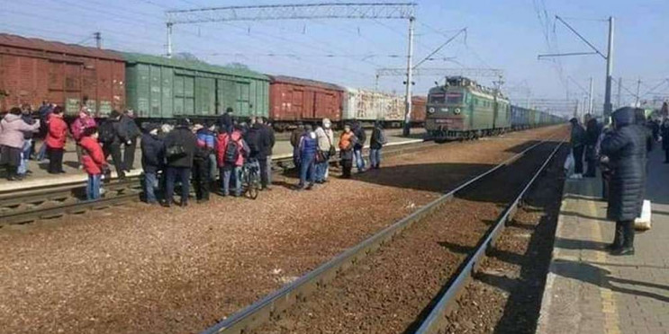 Жителі Вінниччини перекрили залізницю: П…