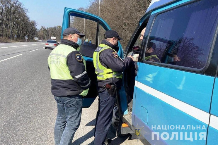 На Вінниччині поліція стежить за дотрима…