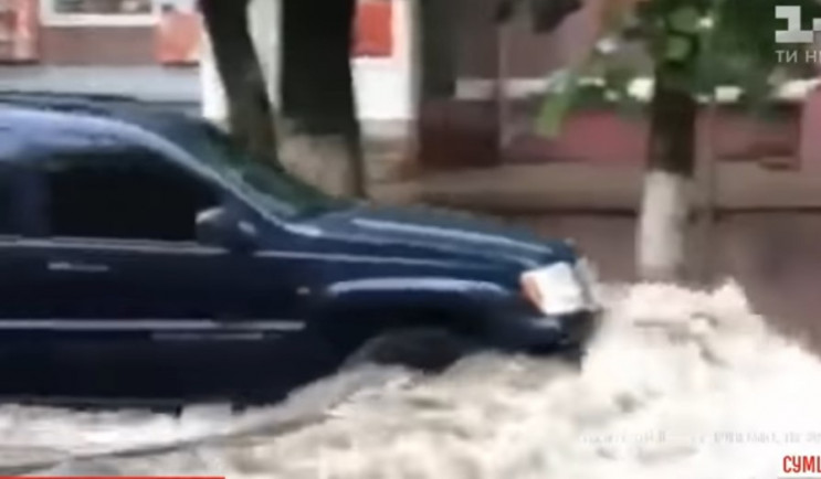 На Сумщині злива затопила кілька вулиць…
