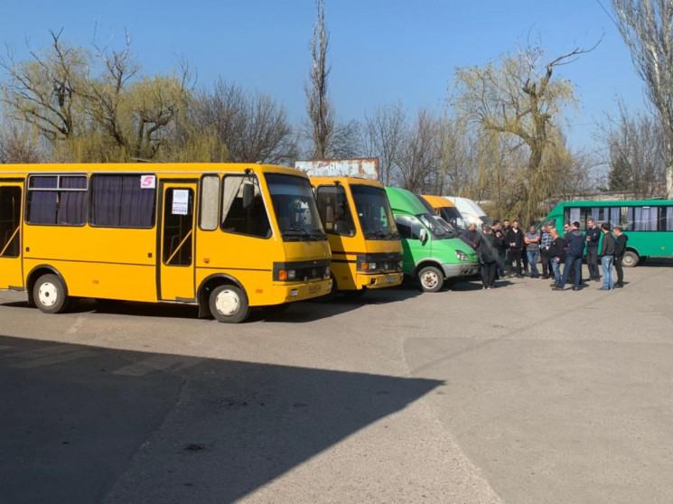 У Покровську мітингують перевізники чере…