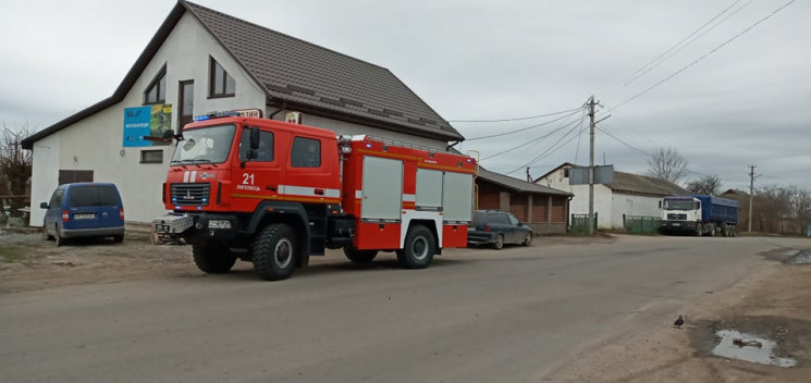 Рятувальники через гучномовці просять ві…