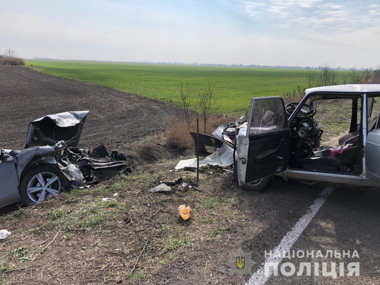 На Херсонщині поліцейська автівка потрап…